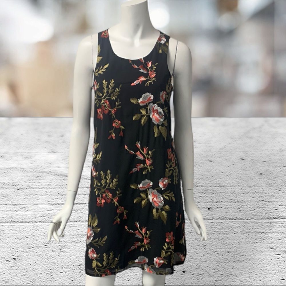 KUT from the cloth Black Floral Embroidered Sleeve Shift Dress